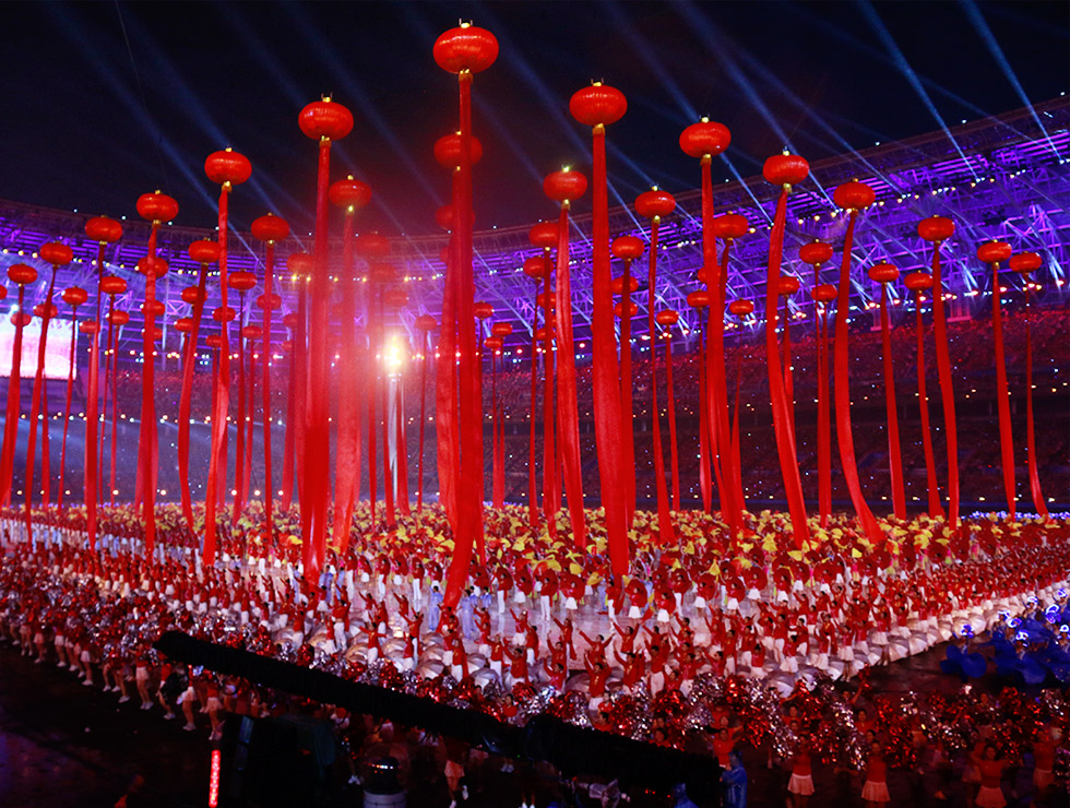 8月27日晚八時，中華人民共和國第十三屆運動會開幕式在天津隆重舉行。