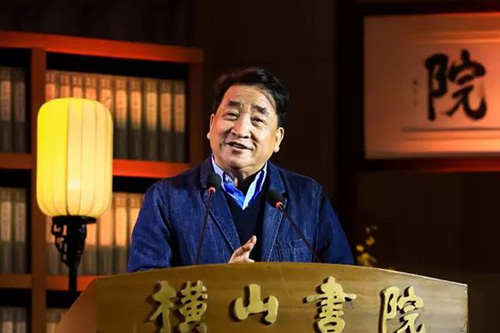 天津频道    全国政协委员,中国曲艺家协会主席姜昆代表历届主讲人