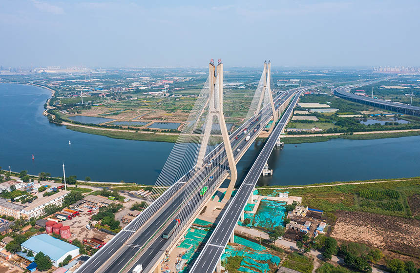 長深高速公路擴建工程海河特大橋。天津市交通運輸委供圖