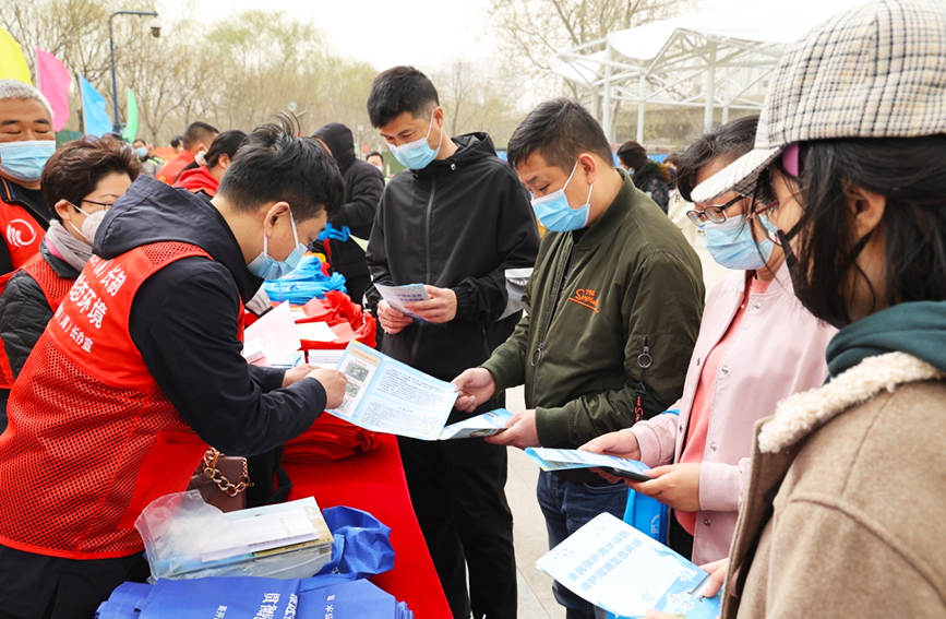 “世界水日”“中国水周”宣传教育活动现场。天津市南开区融媒体中心供图