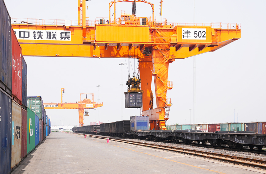 首趟“天津港至北京大红门”海铁联运班列成功开行。中国铁路北京局供图