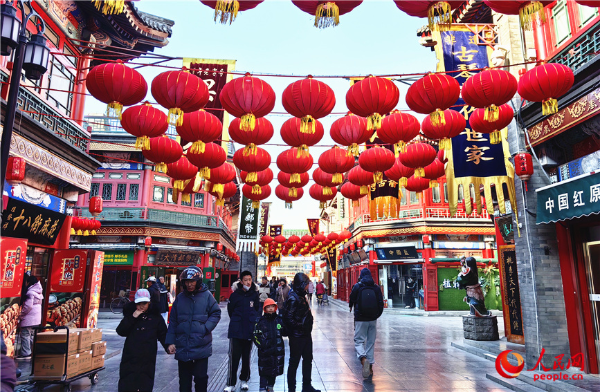 天津市古文化街張燈結彩迎新年。人民網記者 李丹攝