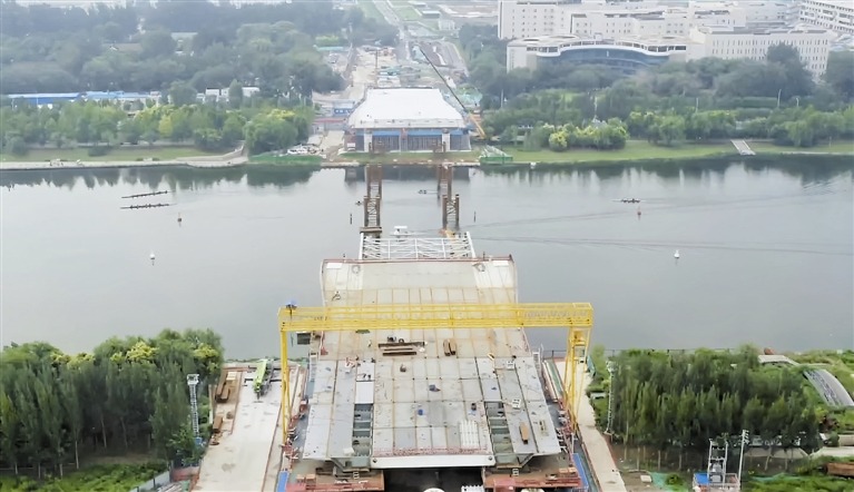 柳悦桥工程。记者 雷风雨摄