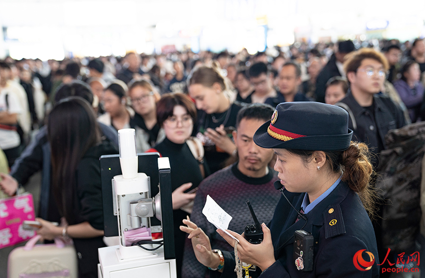 2025年春运正式开启。人民网记者 陶建摄