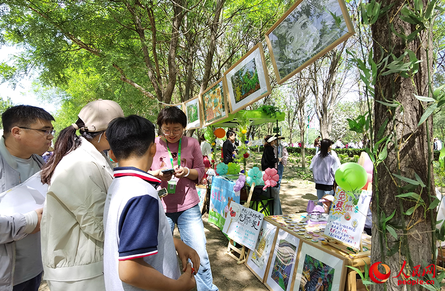 “遇见宝坻·印象潮白”第三届潮白河四季欢乐旅游节吸引众多游客现场体验。人民网记者 陶建摄