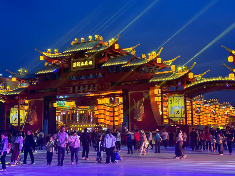 夜幕下的运河不夜城。武清区委宣传部供图