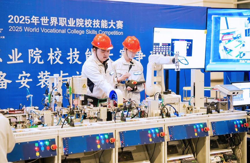 機電設備安裝與運維賽道（中職組）賽項比賽現場。天津機電職業技術學院