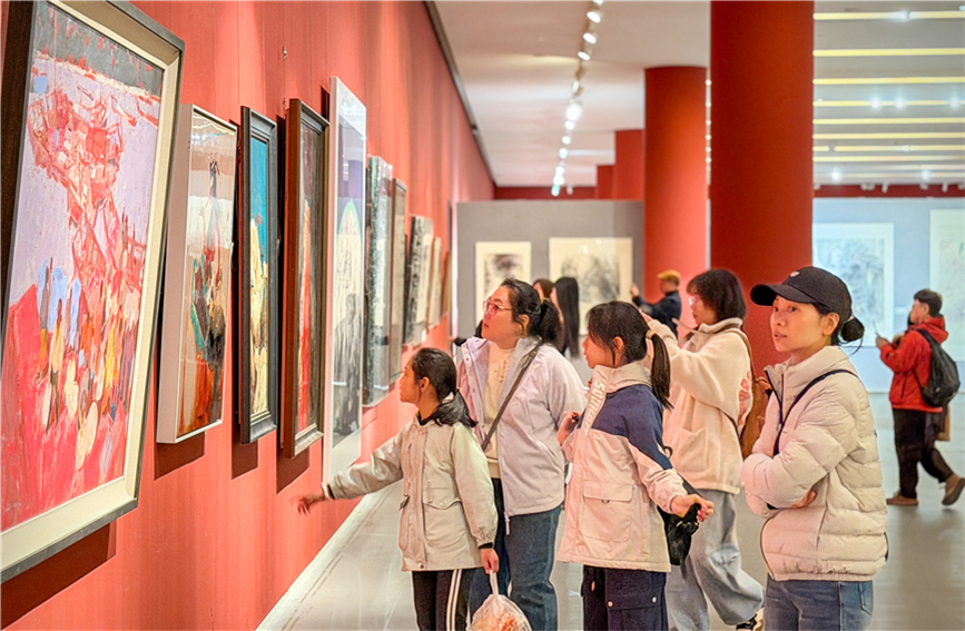 市民游客正在參觀。主辦方供圖