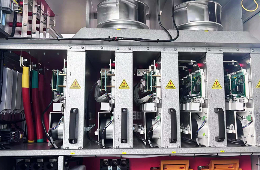 耀遠能源與中國科學院電工研究所合作研發的新一代節能設備。受訪者供圖