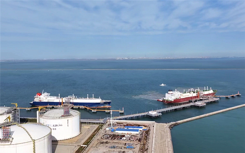 双LNG船同靠 为京津冀供暖“添薪加气”