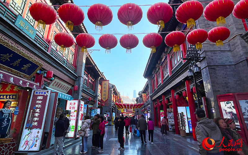 天津市古文化街游人如織。人民網記者 唐心怡攝