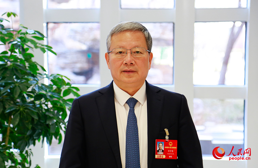 天津市人大代表、天津医学健康研究院党委书记、中国医学科学院血液病医院(中国医学科学院血液学研究所)党委书记常子奎接受人民网采访。人民网记者 崔新耀摄