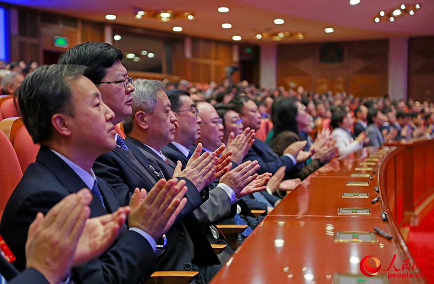 天津市第十八屆人民代表大會第四次會議在天津禮堂閉幕。人民網記者 崔新耀攝