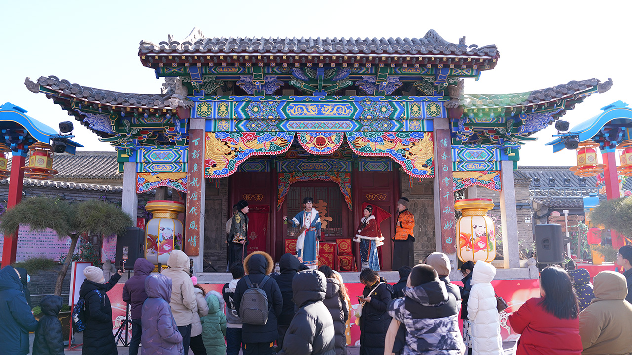 春節期間，天津市西青區楊柳青古鎮圍繞“吉祥年”主題，持續推出多元化的新春文化體驗活動