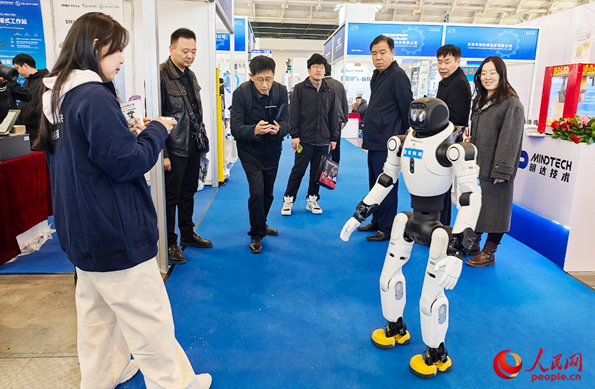 3月18日，天津工博会吸引众多制造业企业同台竞技。人民网记者 陶建摄