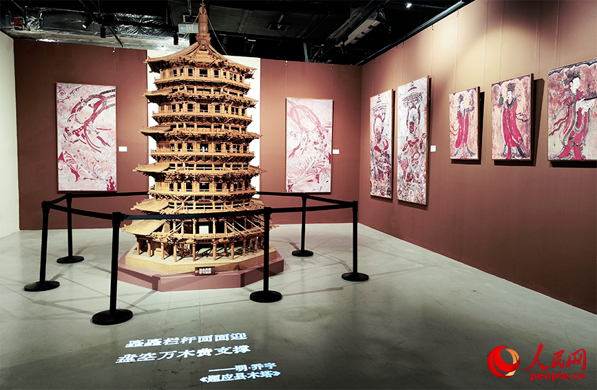 展厅中1:20的应县木塔模型。人民网记者 郭维瑾摄