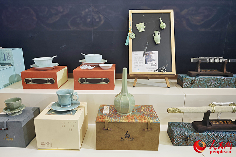 浙江館展出《太平年》影視劇衍生文創產品。人民網記者 孫一凡攝